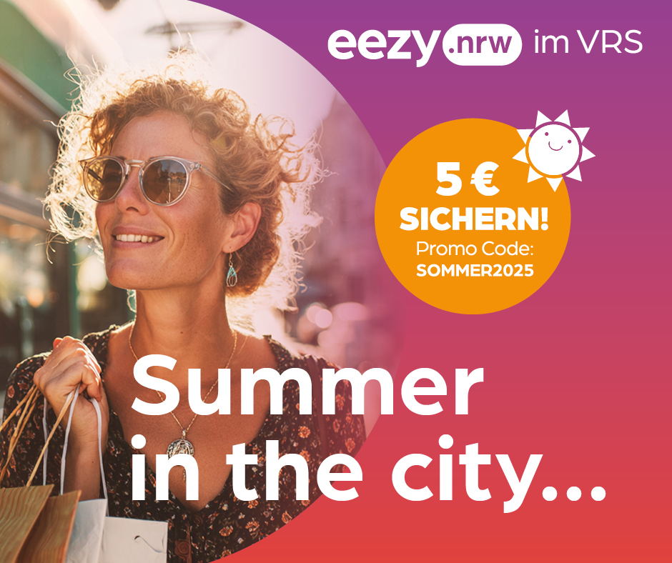 eezy.nrw bewirbt eine Sommer-Guthabenaktion (Motiv: Sommerlich gekleidete Frau beim Shoppen in der Stadt)