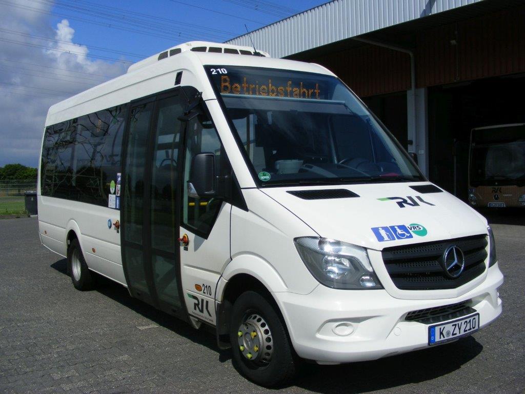 Wanderbus Oberes Ahrtal (Bus der RVK-Linie 899) Wanderbus Oberes Ahrtal (Bus der RVK-Linie 899)