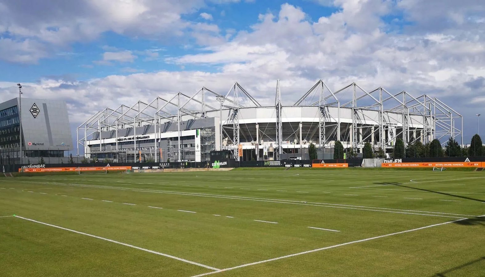 Blick auf den ista-Borussia-Park in Mönchengladbach (© AVV)