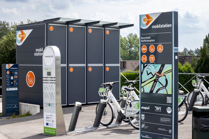 Mobilstation mit Fahrradboxen