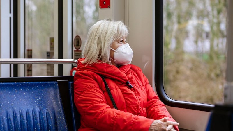 Fahrgäste dürfen ÖPNV mit OP-Masken nutzen