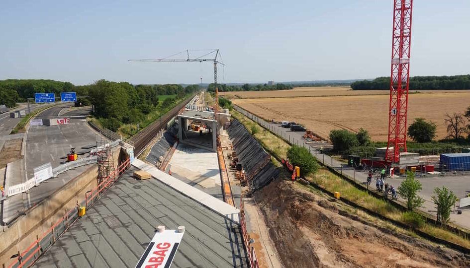 S 13 Bauarbeiten Einschub Autobahnbrücke