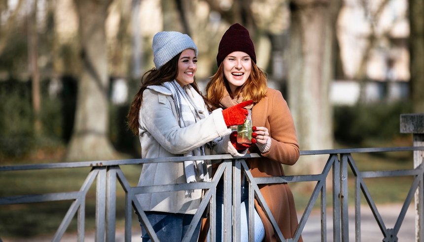 Junge Frauen im Park