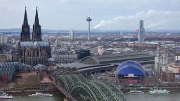 Baustart 2022: DB investiert weiter in neue elektronische Stellwerke im Knoten Köln