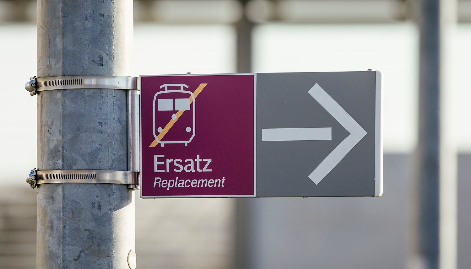 Symbolbild Wegeleitung Ersatzverkehr (@ go.Rheinland / Smilla Dankert)