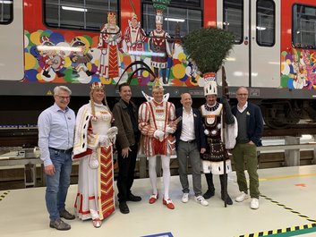Zoch öm Zoch jecker: Närrische S-Bahn wieder als Botschafter des Kölner Karnevals unterwegs