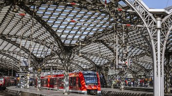 Bahn arbeitet mit Hochdruck an zweiter Baustufe für neues Elektronisches Stellwerk (ESTW):  Größere Beeinträchtigungen am Kölner Hbf