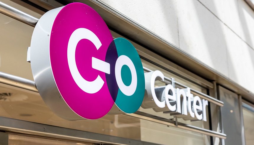 Leuchtreklame eines go.Centers (Symbolbild), © go.Rheinland / Smilla Dankert